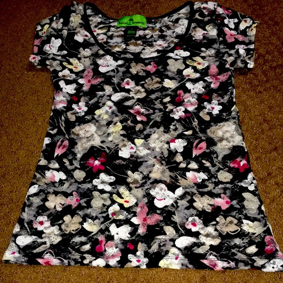 floral short sleeve Medium blouse EUC, a bit sheer - Picture 1 of 9